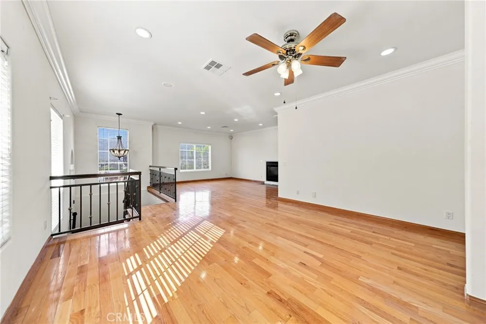 4516 Ramsdell #125 La Crescenta, CA 91214