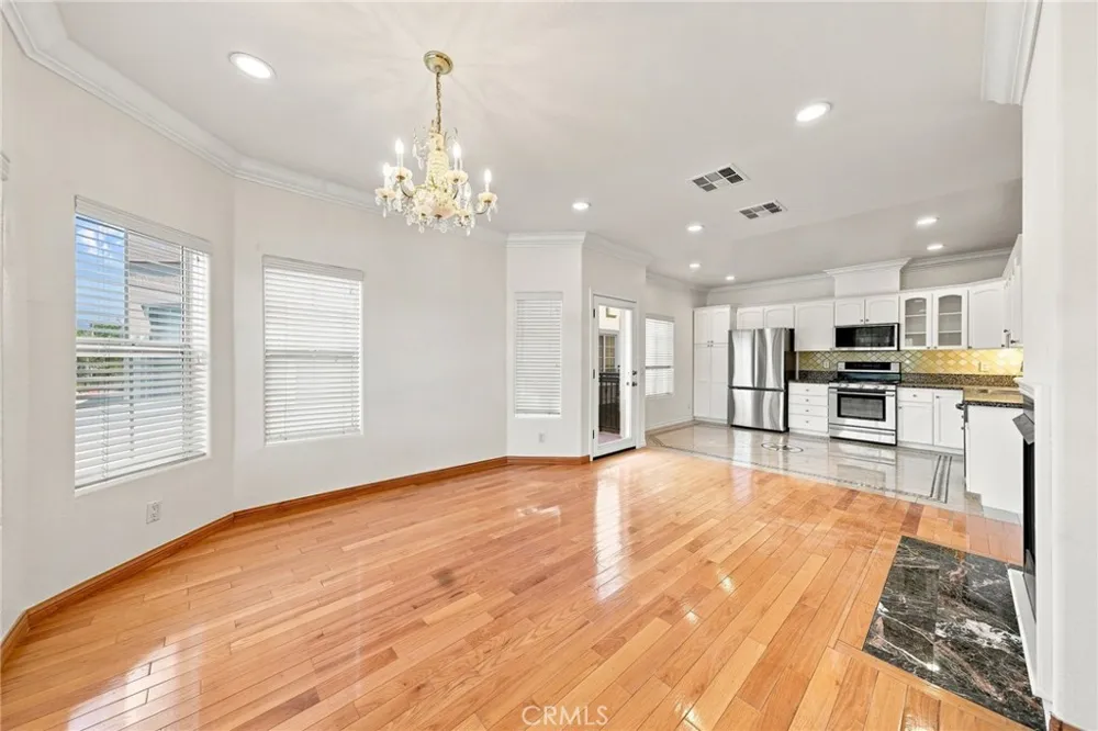 4516 Ramsdell #125 La Crescenta, CA 91214