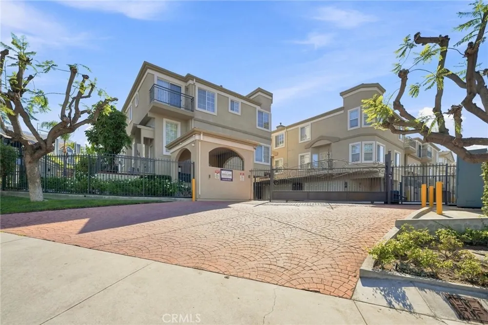 4516 Ramsdell #125 La Crescenta, CA 91214