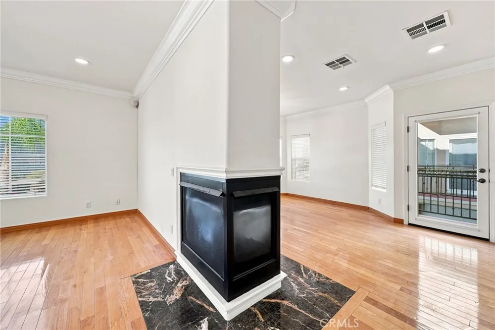 4516 Ramsdell #125 La Crescenta, CA 91214