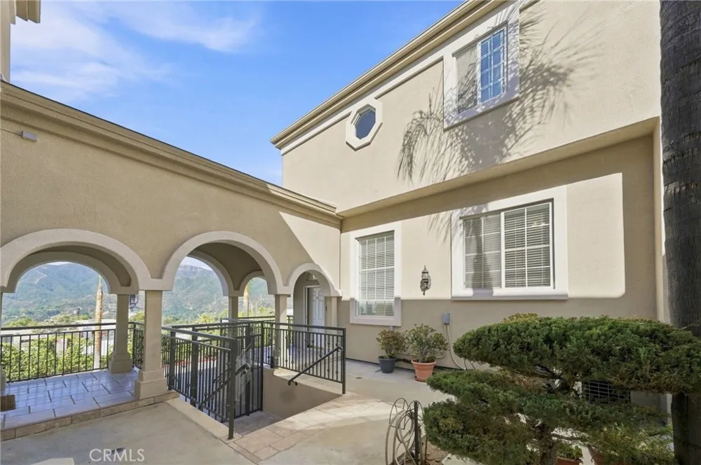 4516 Ramsdell #125 La Crescenta, CA 91214