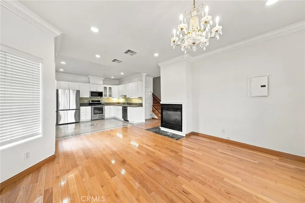 4516 Ramsdell #125 La Crescenta, CA 91214