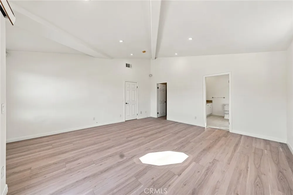 4516 Ramsdell #125 La Crescenta, CA 91214