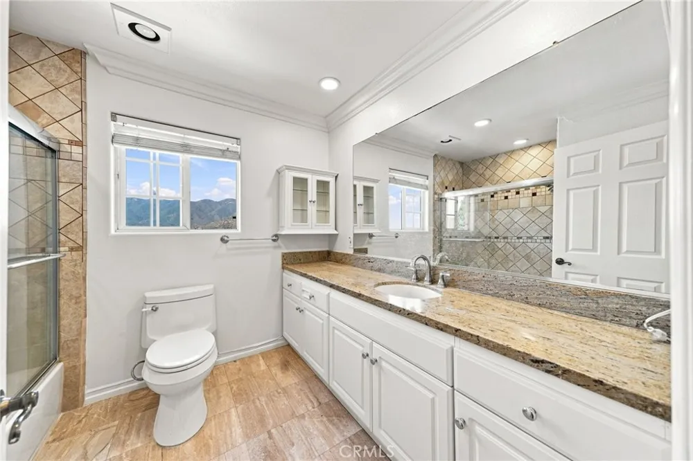 4516 Ramsdell #125 La Crescenta, CA 91214