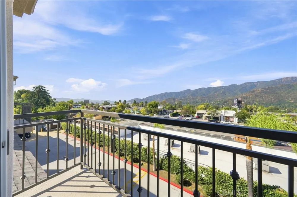 4516 Ramsdell #125 La Crescenta, CA 91214
