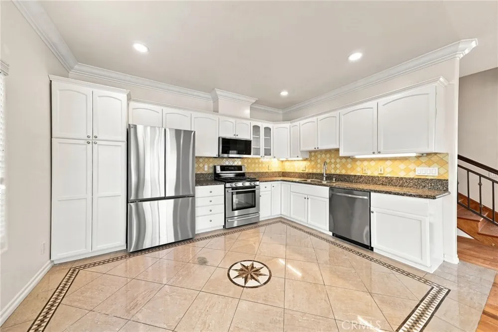 4516 Ramsdell #125 La Crescenta, CA 91214