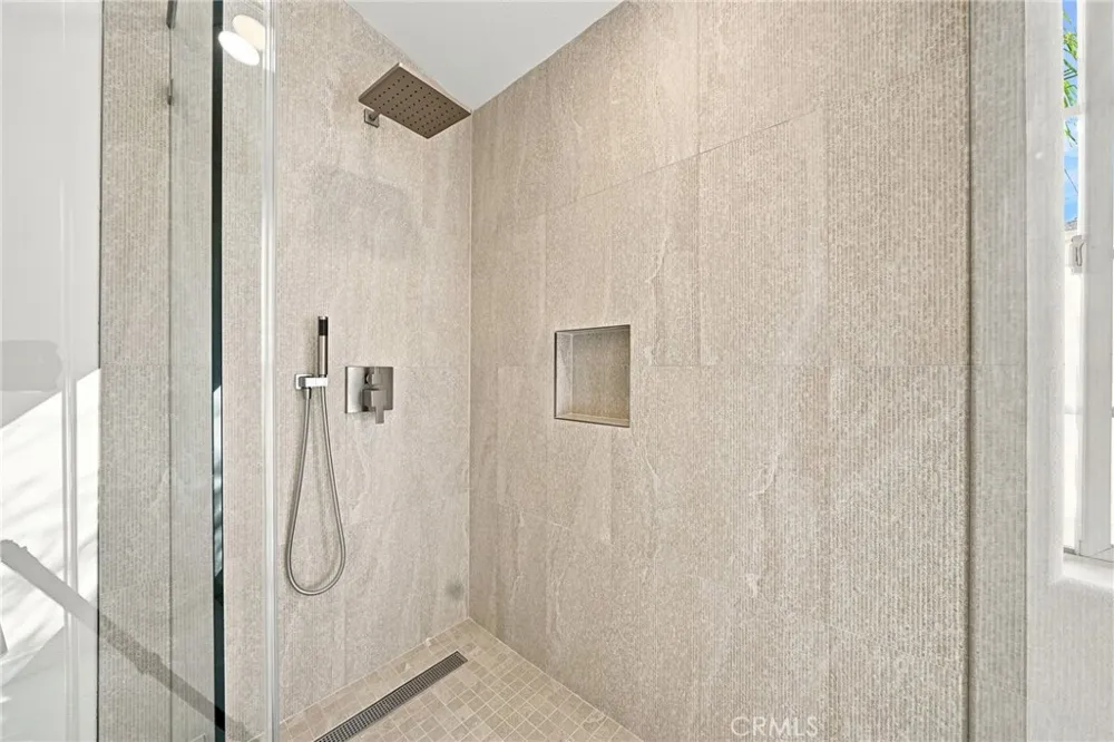 4516 Ramsdell #125 La Crescenta, CA 91214