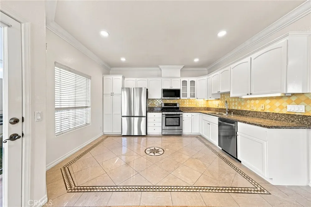 4516 Ramsdell #125 La Crescenta, CA 91214