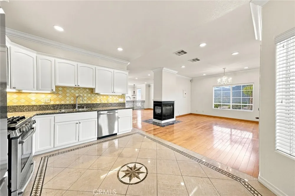 4516 Ramsdell #125 La Crescenta, CA 91214