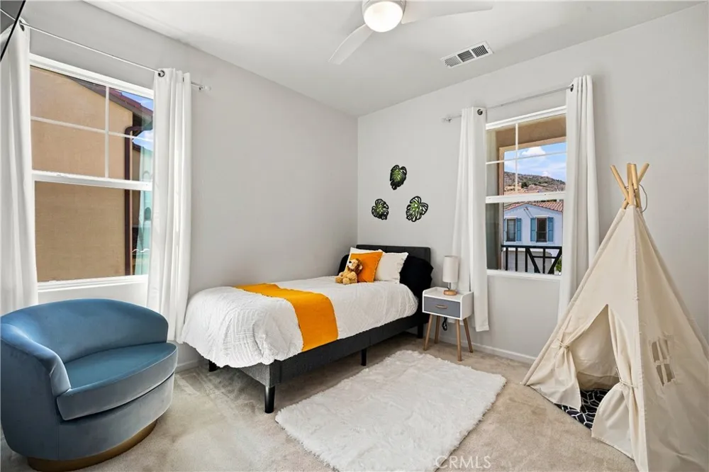 18751 Cedar Crest Canyon Country, CA 91387