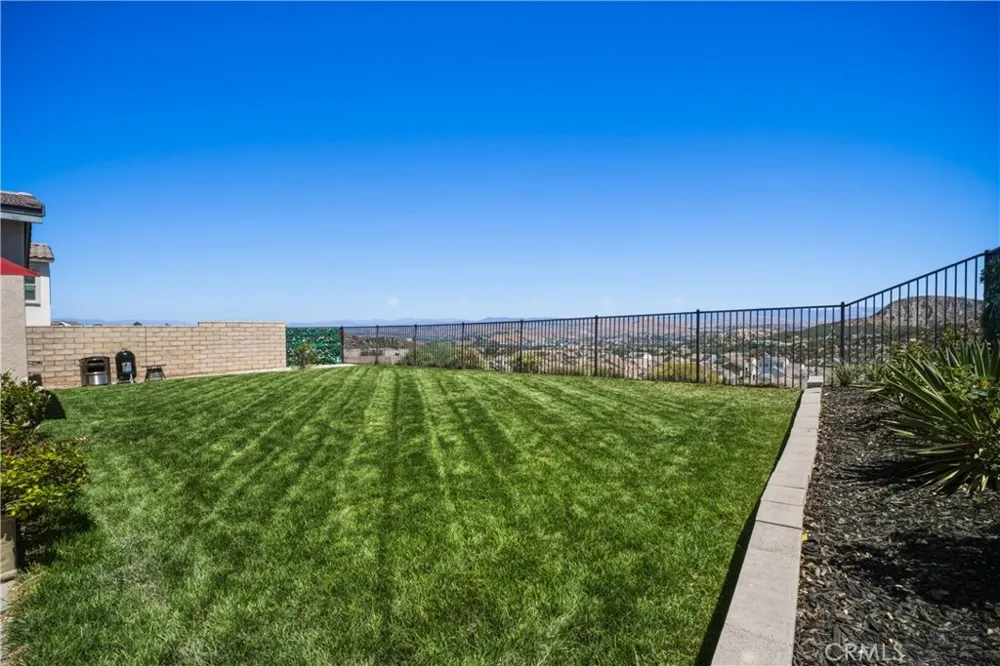 18751 Cedar Crest Canyon Country, CA 91387