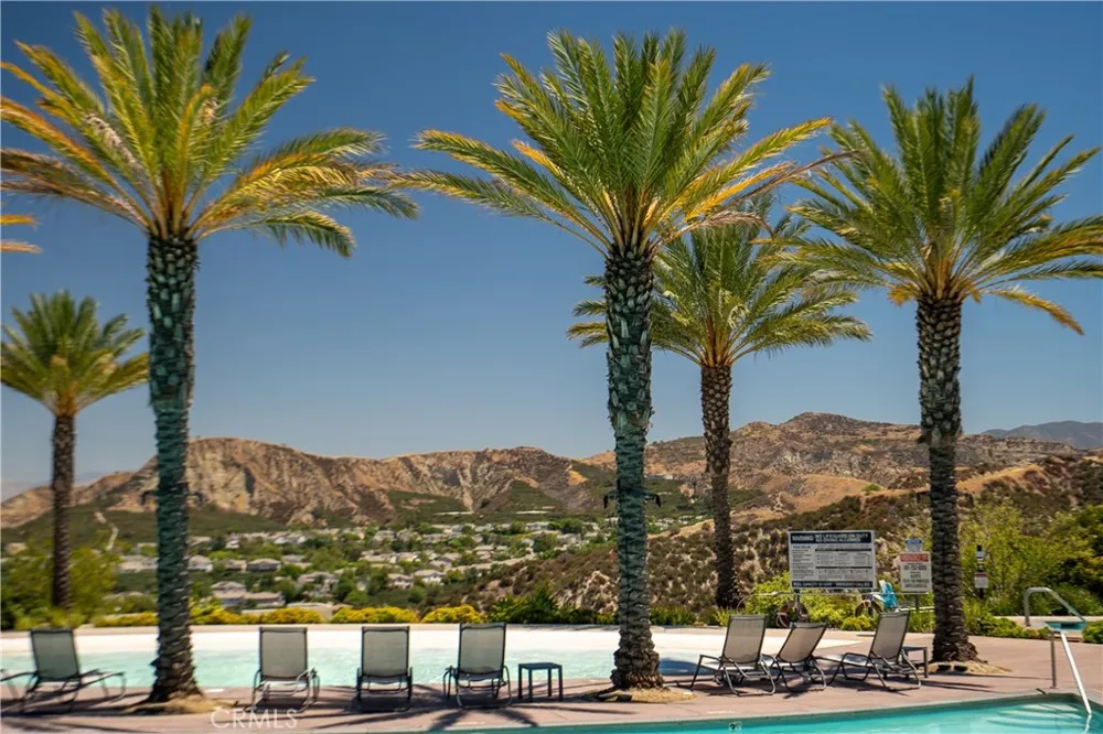 18751 Cedar Crest Canyon Country, CA 91387
