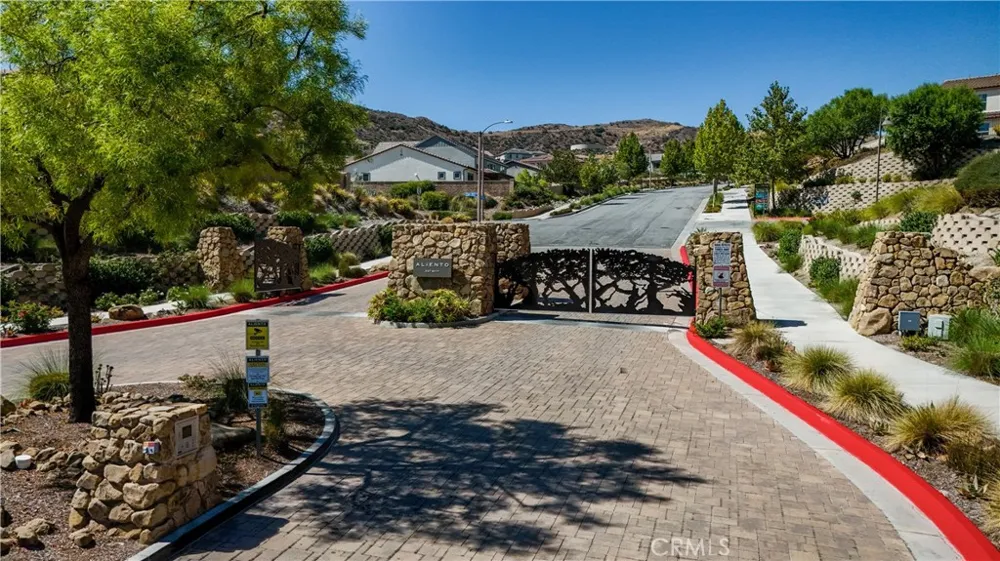 18751 Cedar Crest Canyon Country, CA 91387