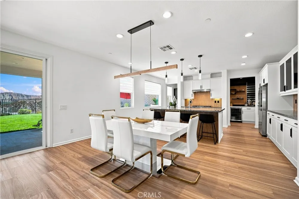 18751 Cedar Crest Canyon Country, CA 91387
