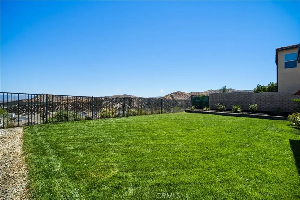 18751 Cedar Crest Canyon Country, CA 91387