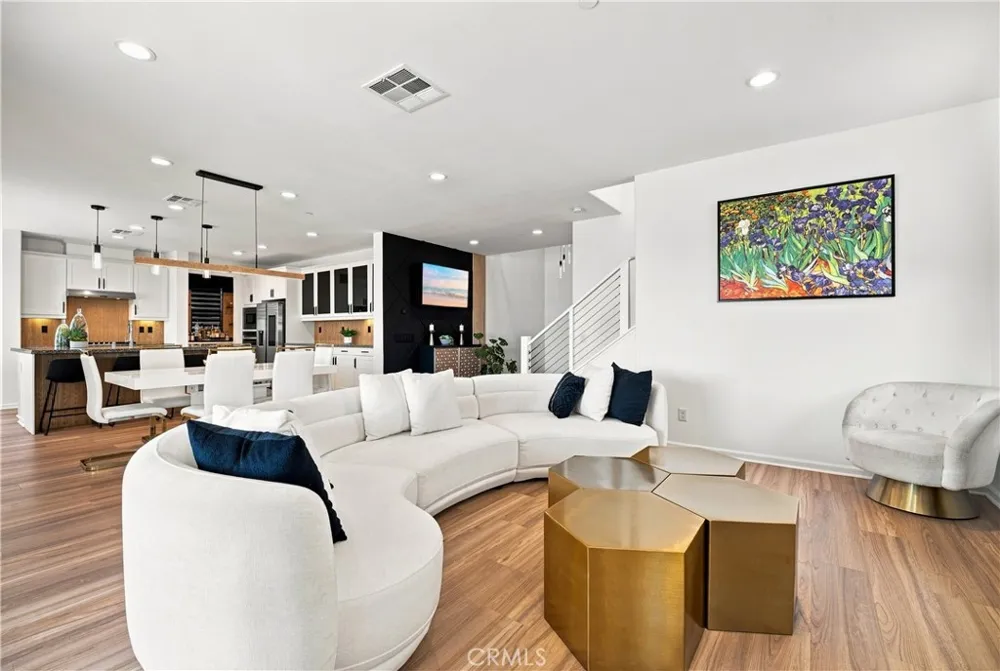 18751 Cedar Crest Canyon Country, CA 91387