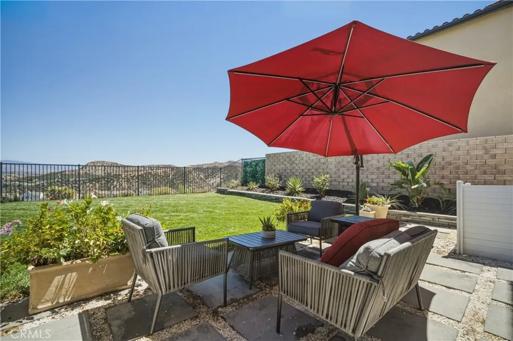 18751 Cedar Crest Canyon Country, CA 91387