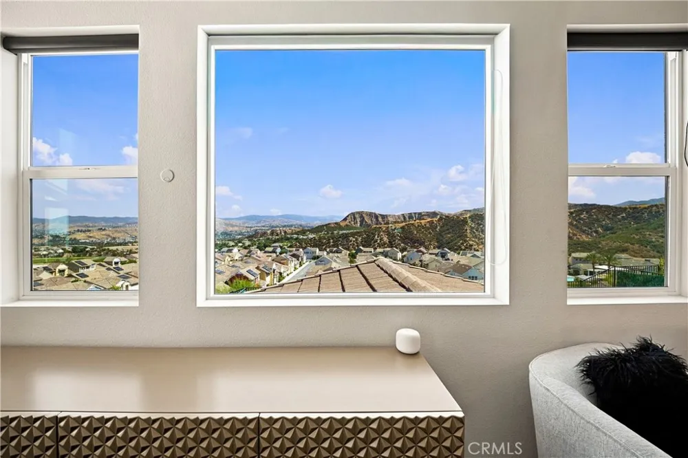 18751 Cedar Crest Canyon Country, CA 91387