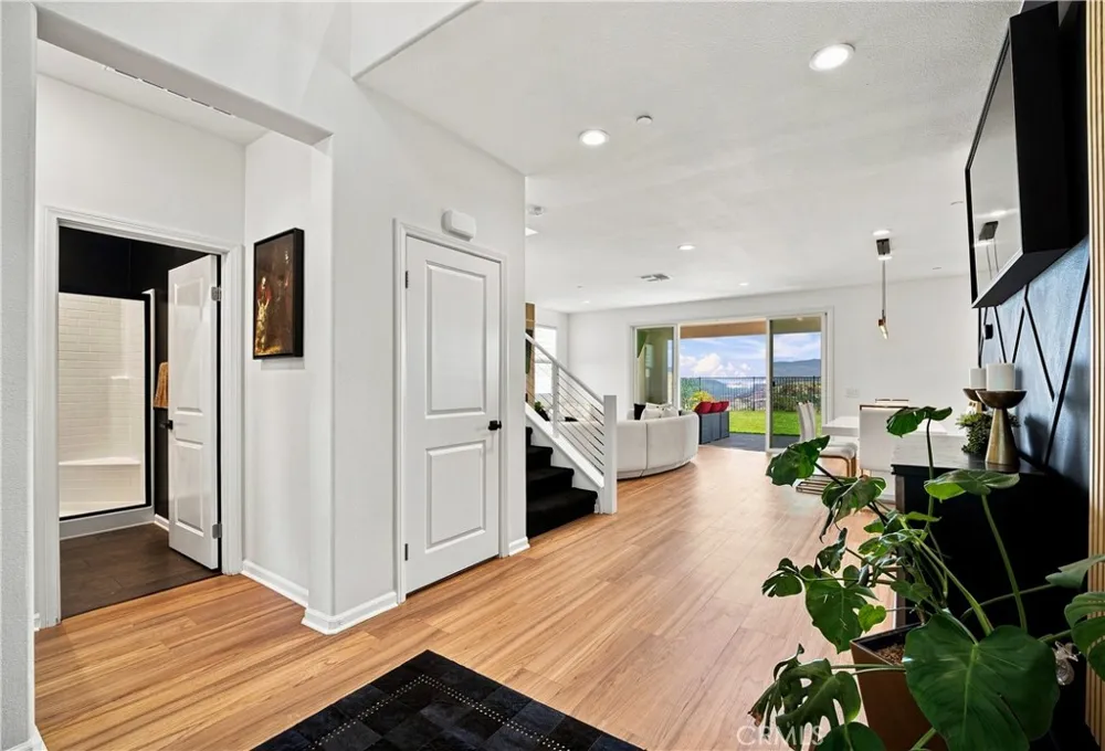 18751 Cedar Crest Canyon Country, CA 91387