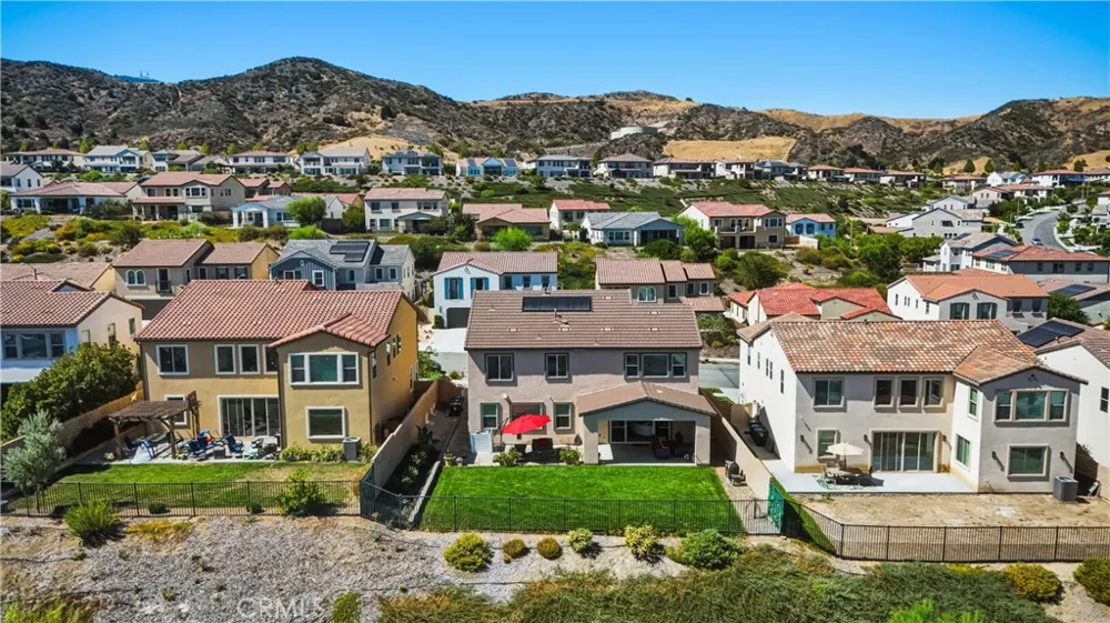 18751 Cedar Crest Canyon Country, CA 91387