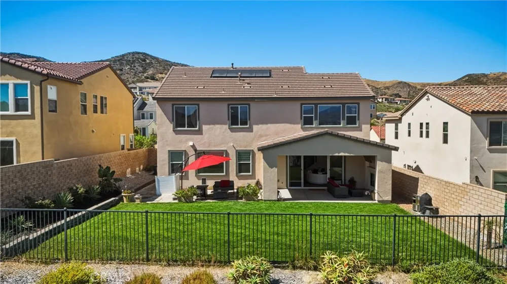 18751 Cedar Crest Canyon Country, CA 91387