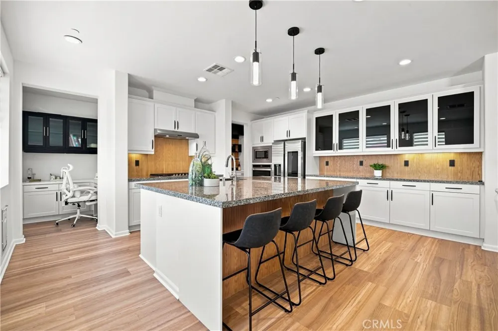 18751 Cedar Crest Canyon Country, CA 91387