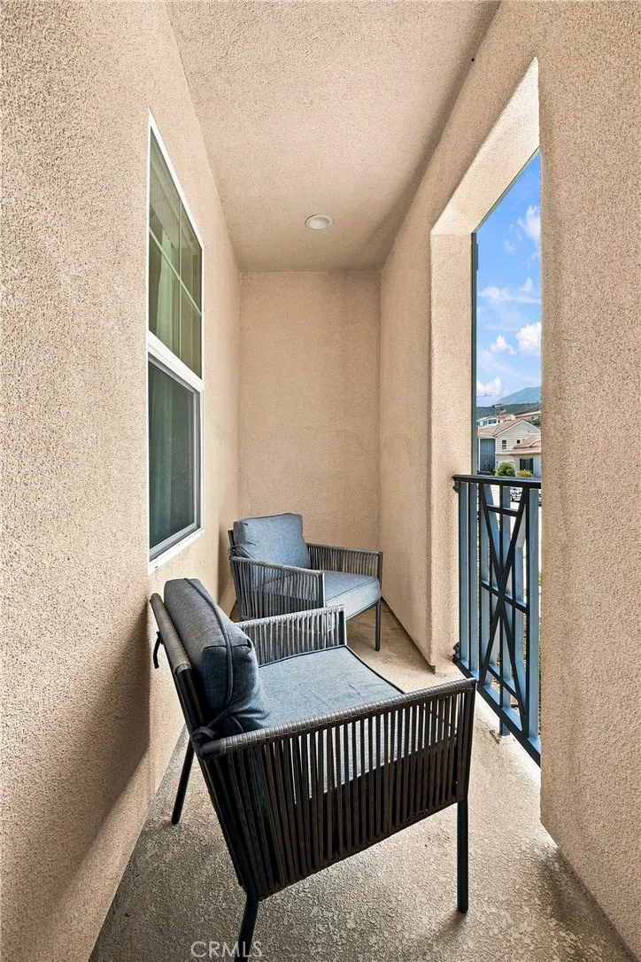 18751 Cedar Crest Canyon Country, CA 91387