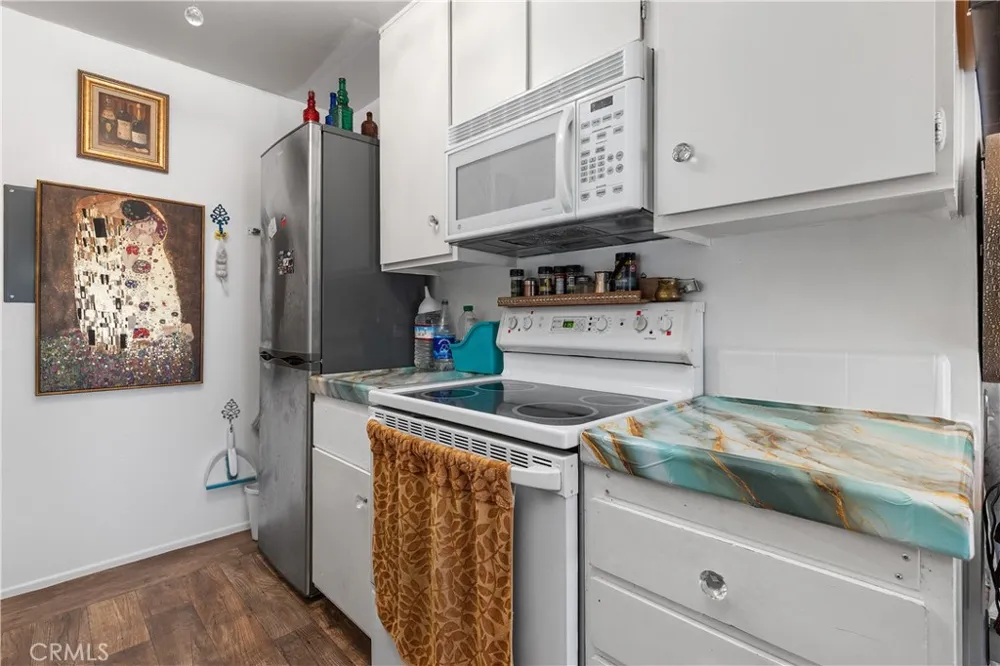 5460 White Oak Avenue #G307 Encino, CA 91316