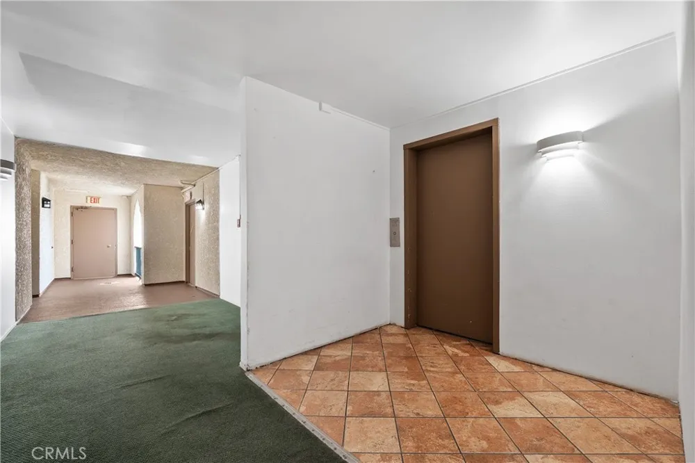 5460 White Oak Avenue #G307 Encino, CA 91316