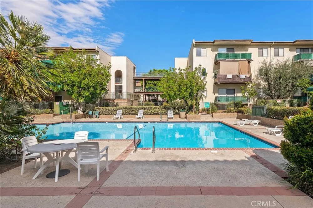 5460 White Oak Avenue #G307 Encino, CA 91316