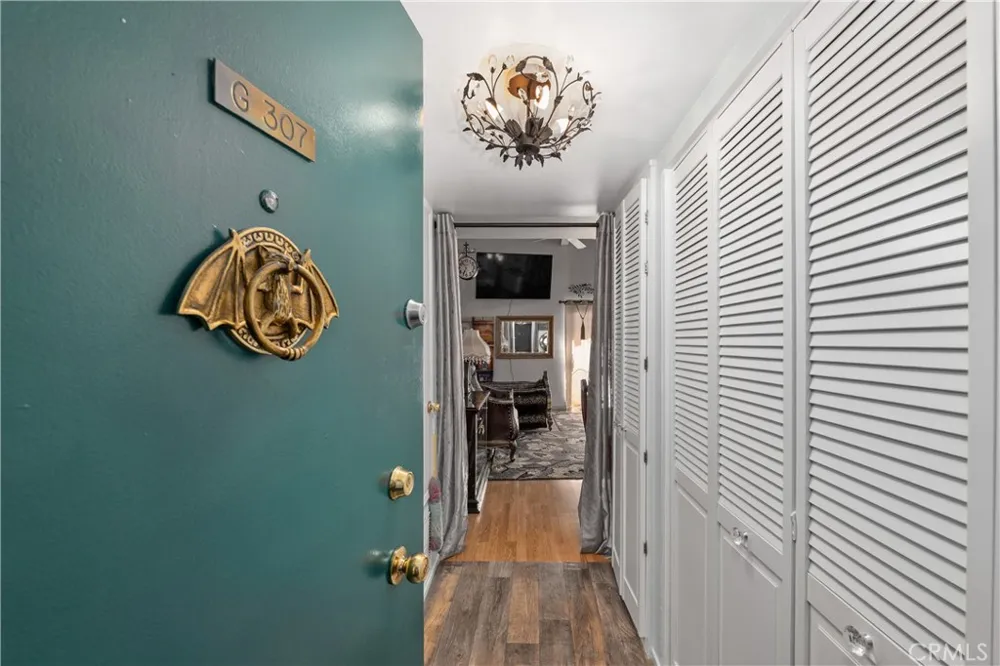 5460 White Oak Avenue #G307 Encino, CA 91316