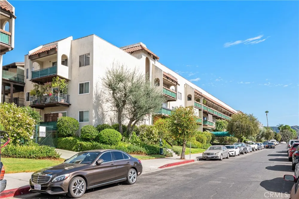 5460 White Oak Avenue #G307 Encino, CA 91316