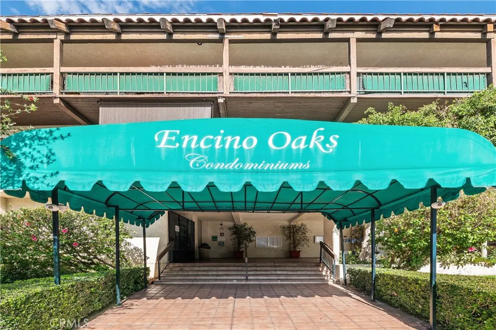 5460 White Oak Avenue #G307 Encino, CA 91316