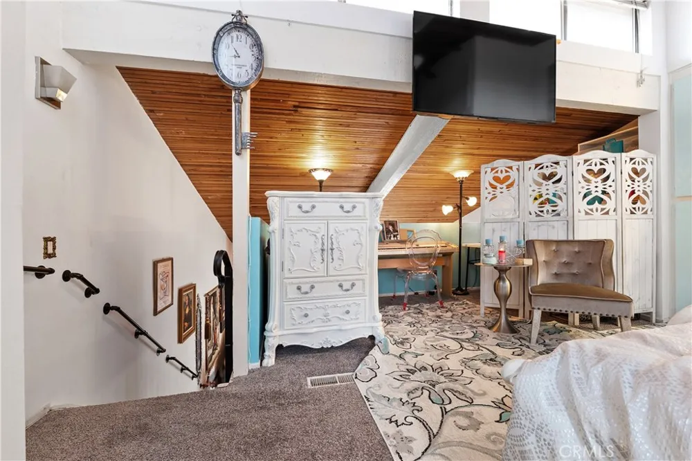 5460 White Oak Avenue #G307 Encino, CA 91316
