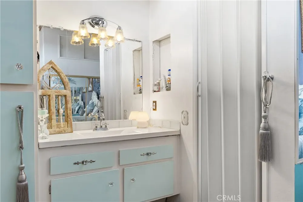 5460 White Oak Avenue #G307 Encino, CA 91316