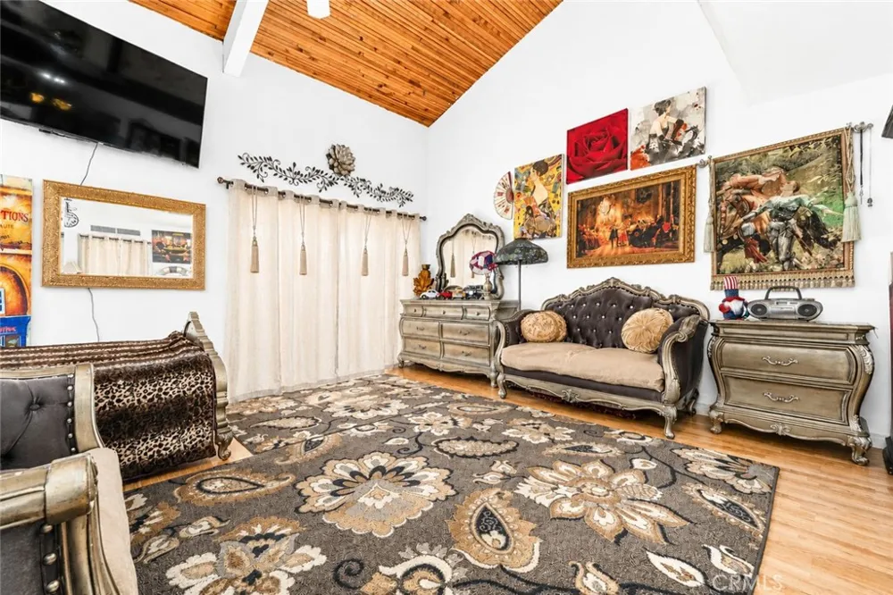 5460 White Oak Avenue #G307 Encino, CA 91316