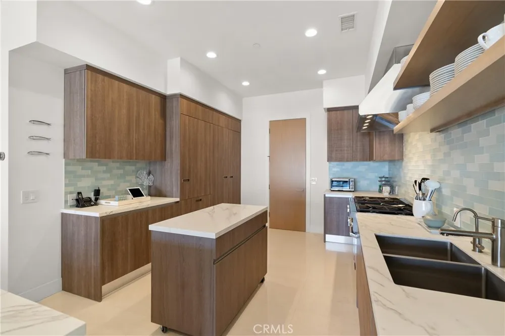 3306 Marcus Avenue Newport Beach, CA 92663