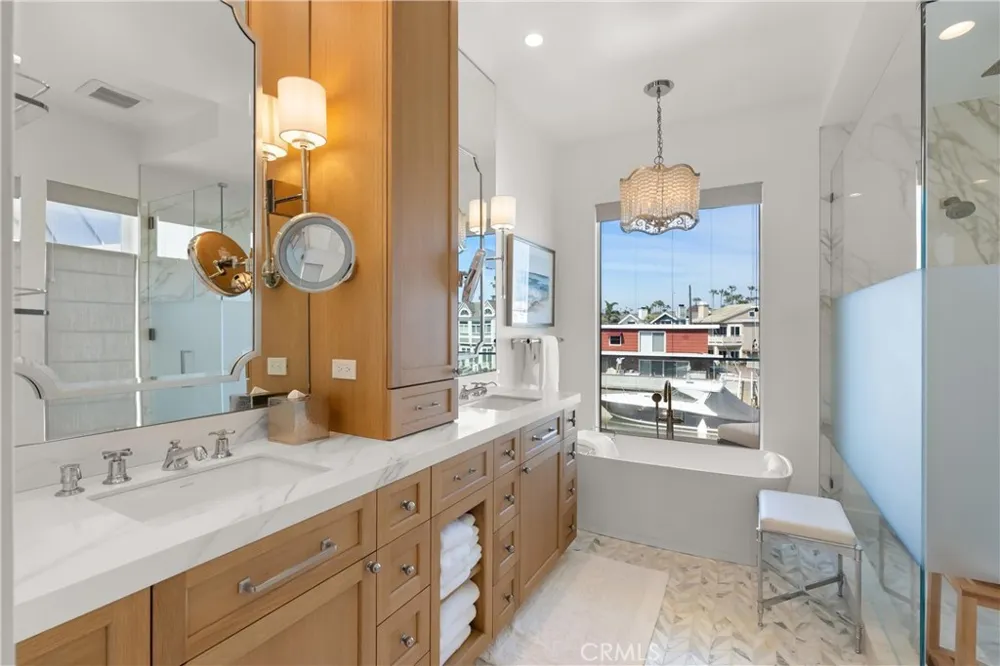 3306 Marcus Avenue Newport Beach, CA 92663