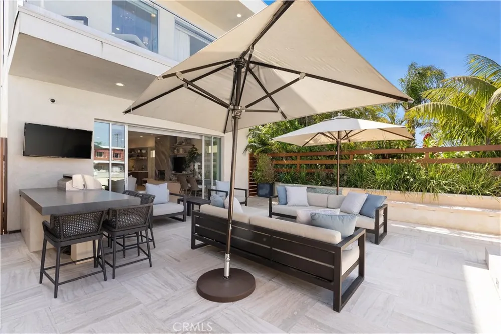 3306 Marcus Avenue Newport Beach, CA 92663