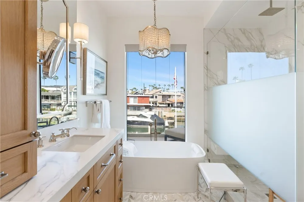 3306 Marcus Avenue Newport Beach, CA 92663