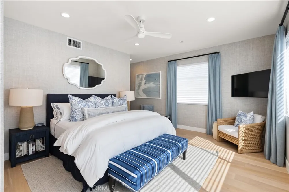 3306 Marcus Avenue Newport Beach, CA 92663