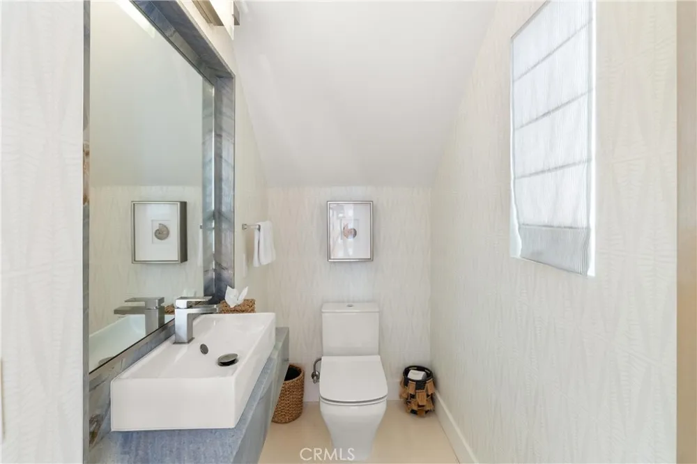 3306 Marcus Avenue Newport Beach, CA 92663
