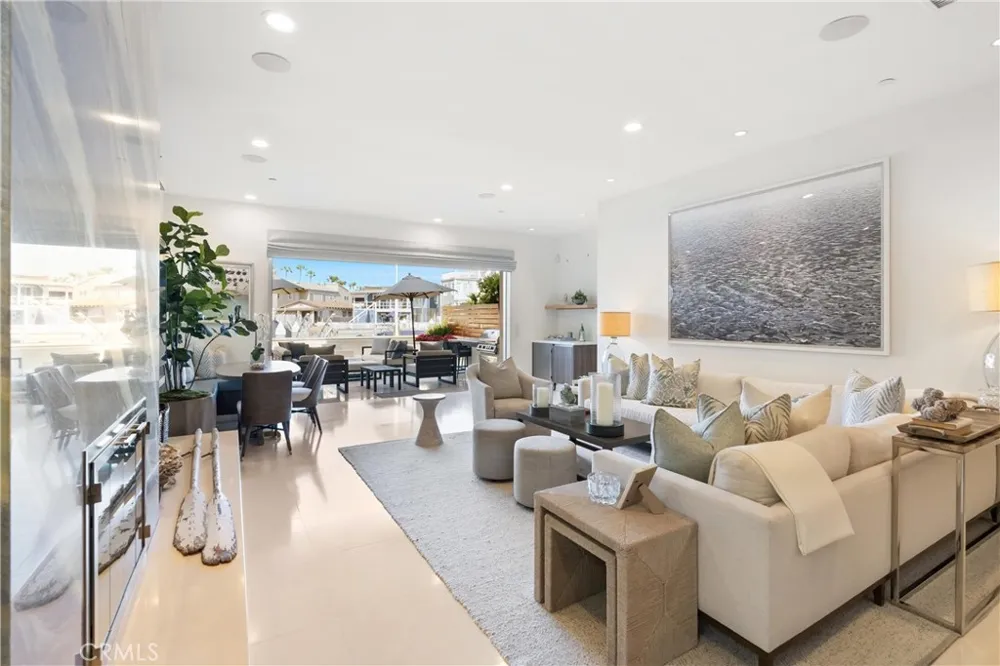 3306 Marcus Avenue Newport Beach, CA 92663