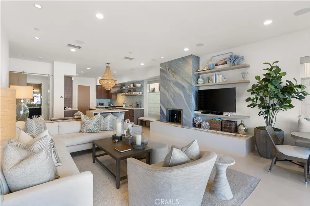 3306 Marcus Avenue Newport Beach, CA 92663