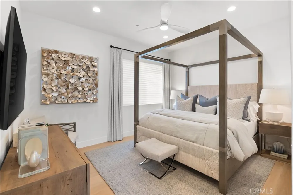 3306 Marcus Avenue Newport Beach, CA 92663