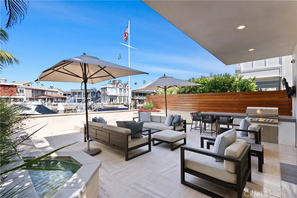 3306 Marcus Avenue Newport Beach, CA 92663