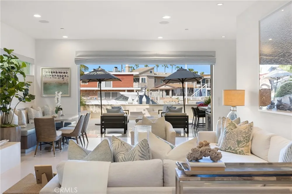 3306 Marcus Avenue Newport Beach, CA 92663