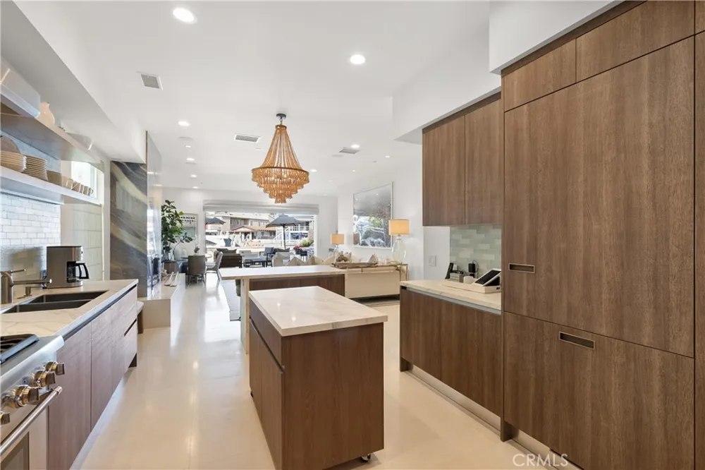 3306 Marcus Avenue Newport Beach, CA 92663