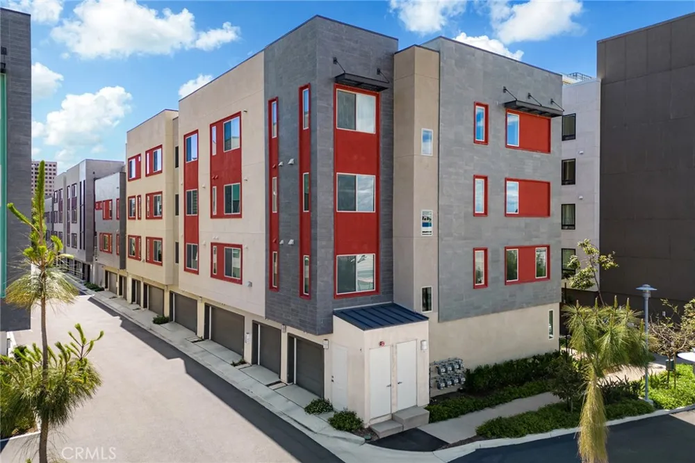205 Bowery Irvine, CA 92612