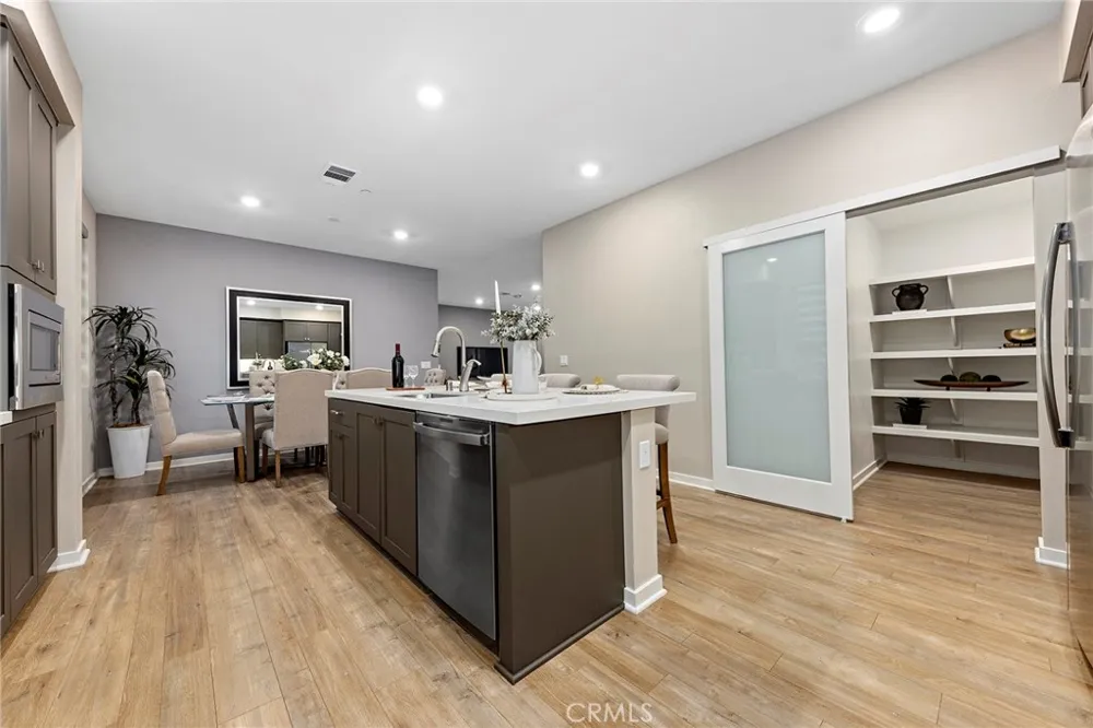 205 Bowery Irvine, CA 92612